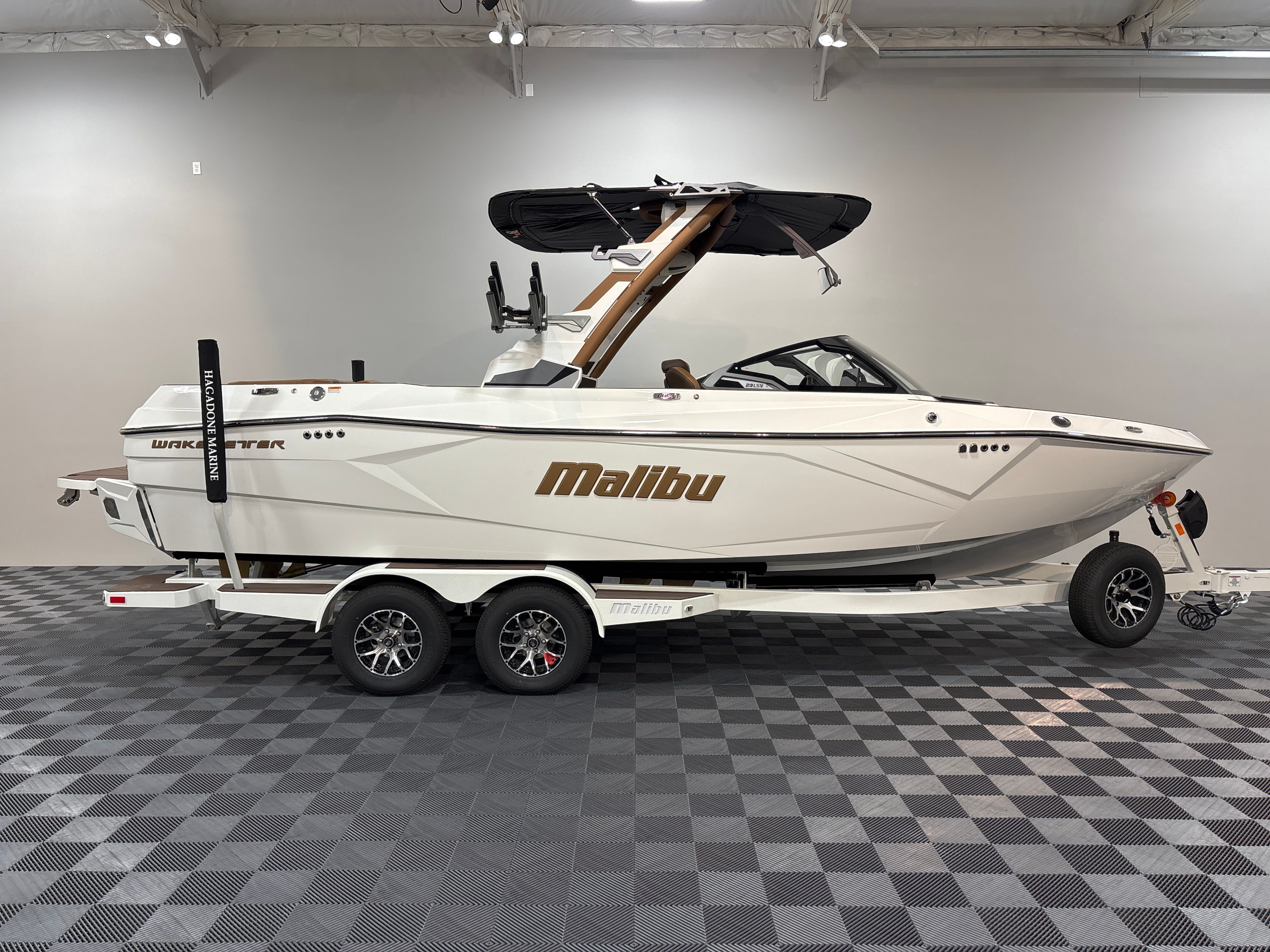 Malibu Wakesetter 23 LSV
