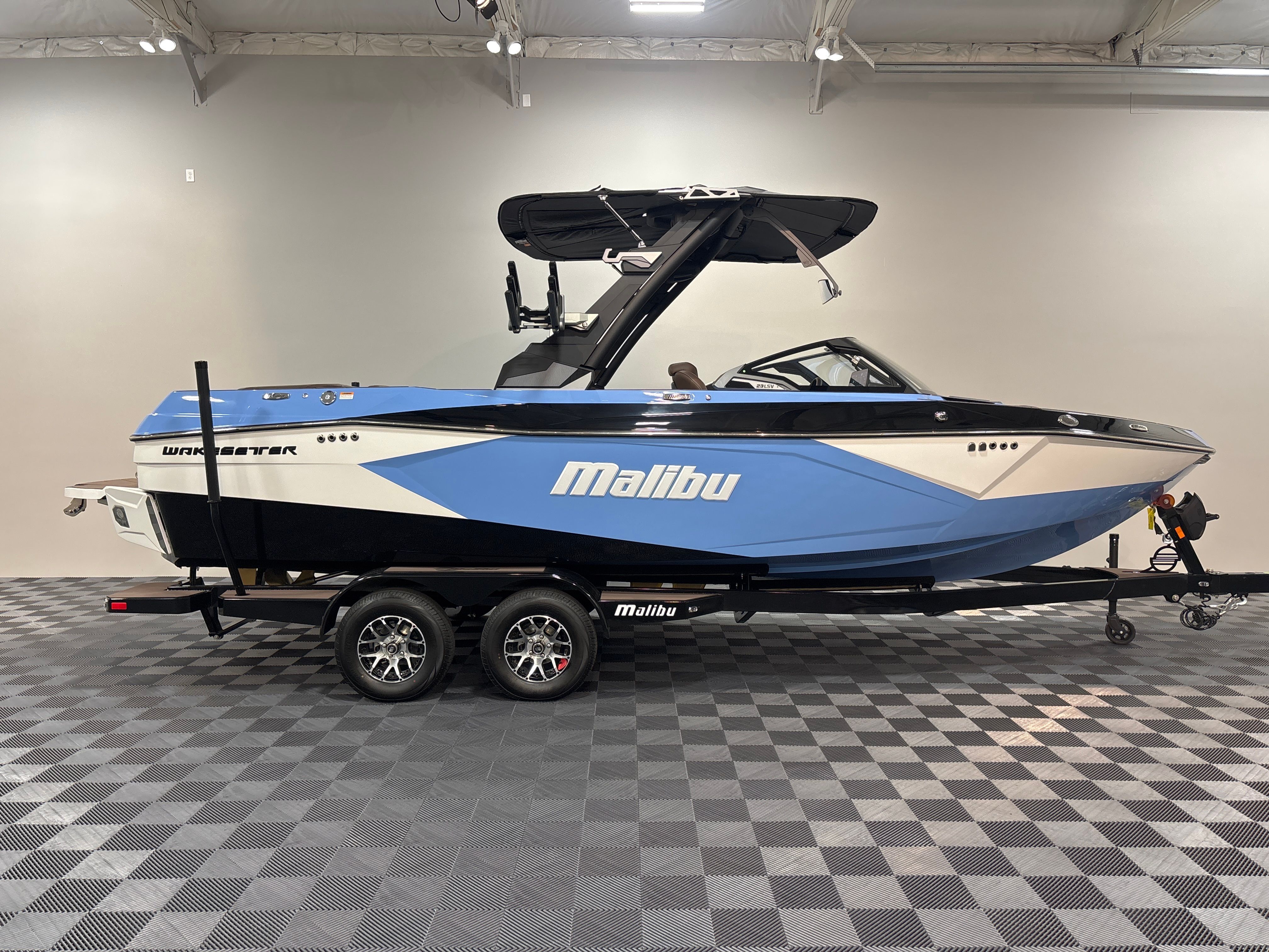 Malibu Wakesetter 23 LSV