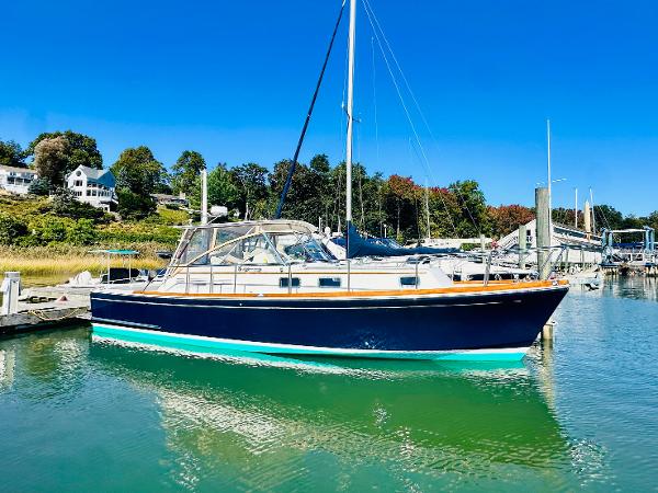 1995 Grand Banks Eastbay 38