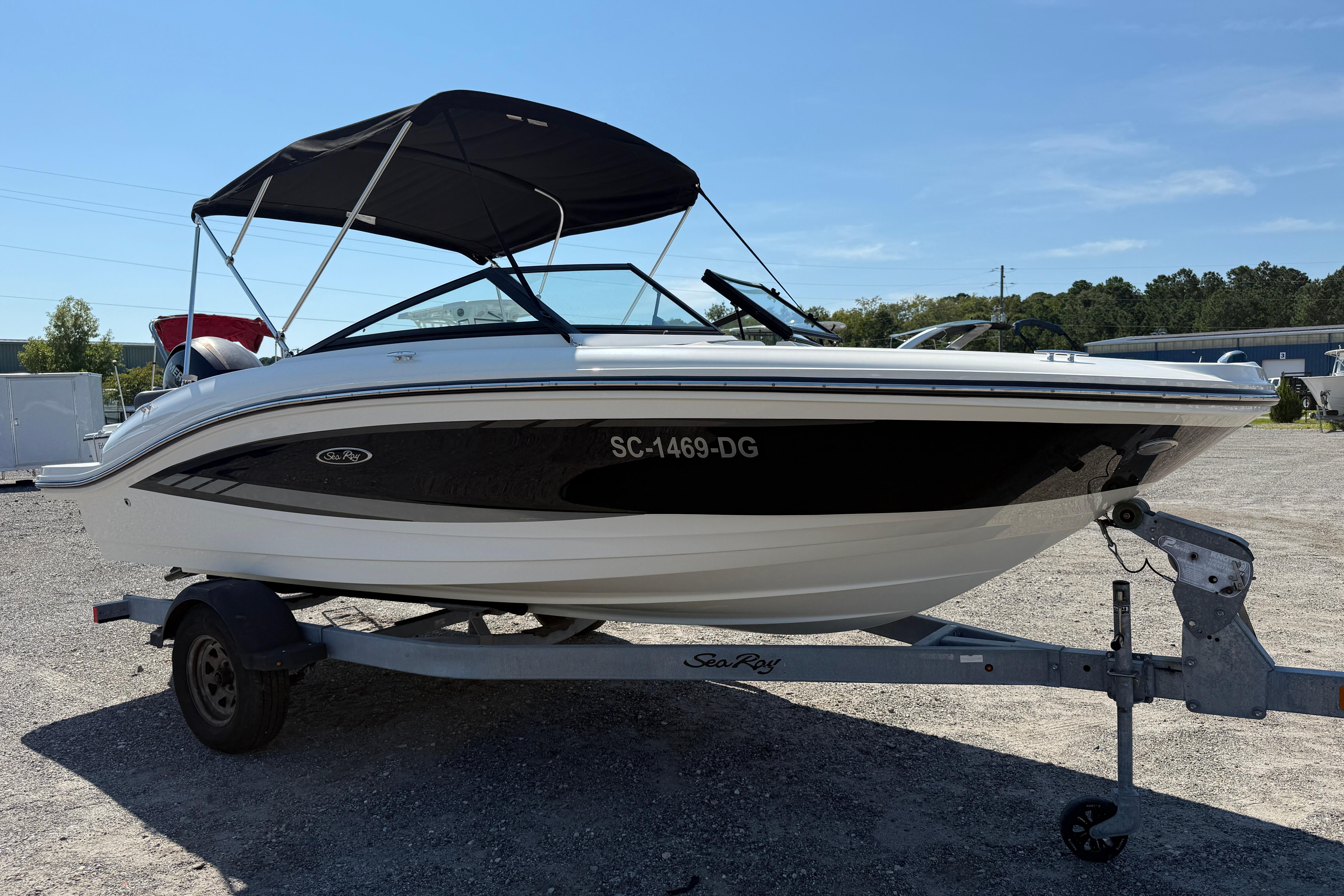 2017 Sea Ray SPX 190 Outboard