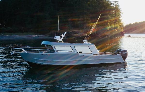 Bowfishing boat  Sport fishing boats, Aluminum fishing boats, River  fishing boat