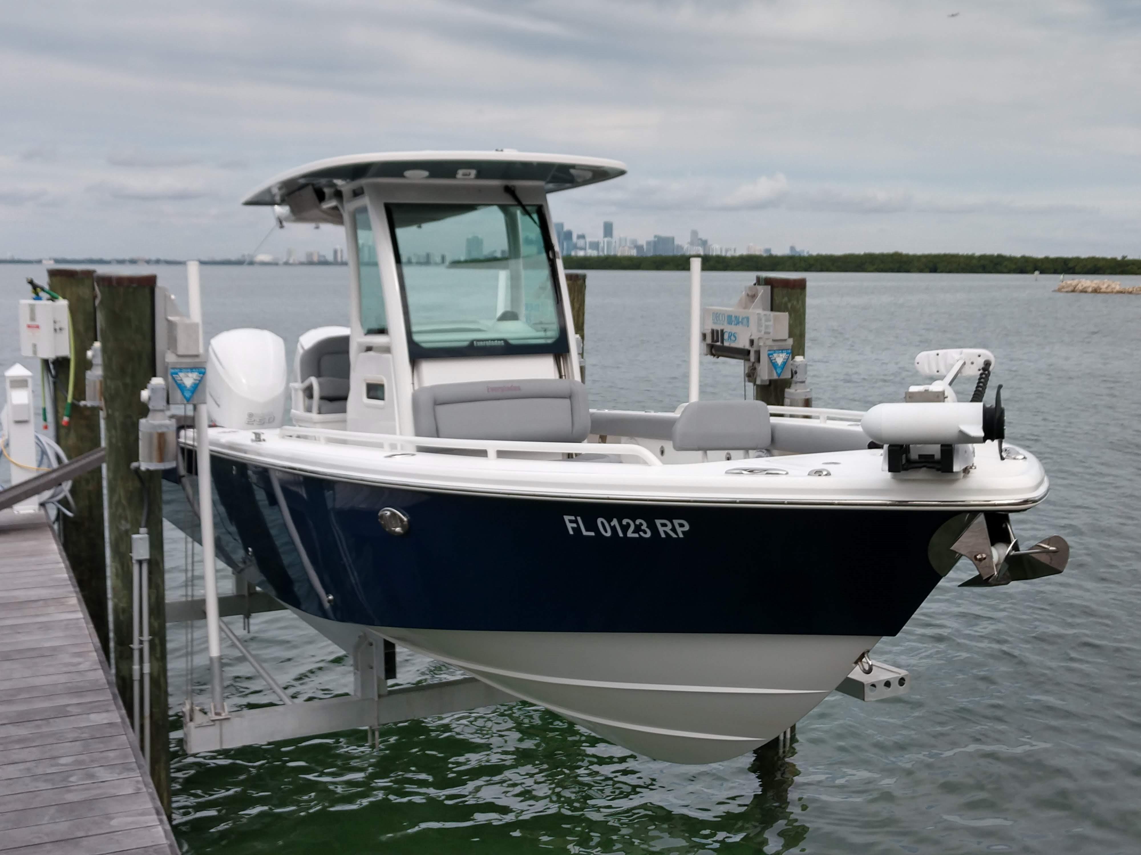 Boat windshield 32 1//2/" center console 1//4/" premium plexiglass