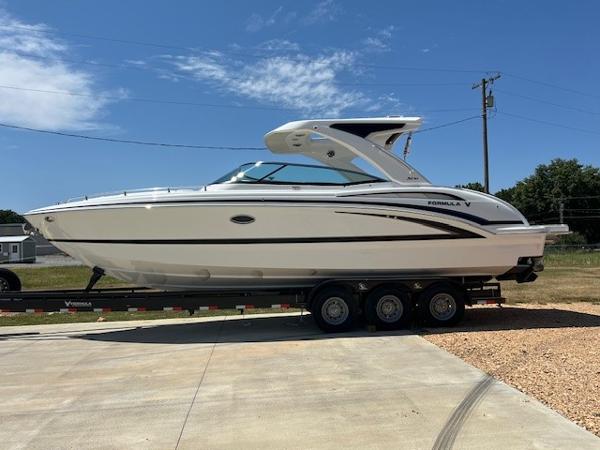 2025 Formula 310 Bowrider I/O