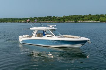 2019 Boston Whaler 350 EX REALM