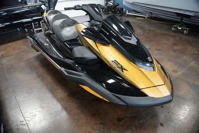Yamaha WaveRunner FX CRUISER HO W/AUDIO-COPPER/BLACK