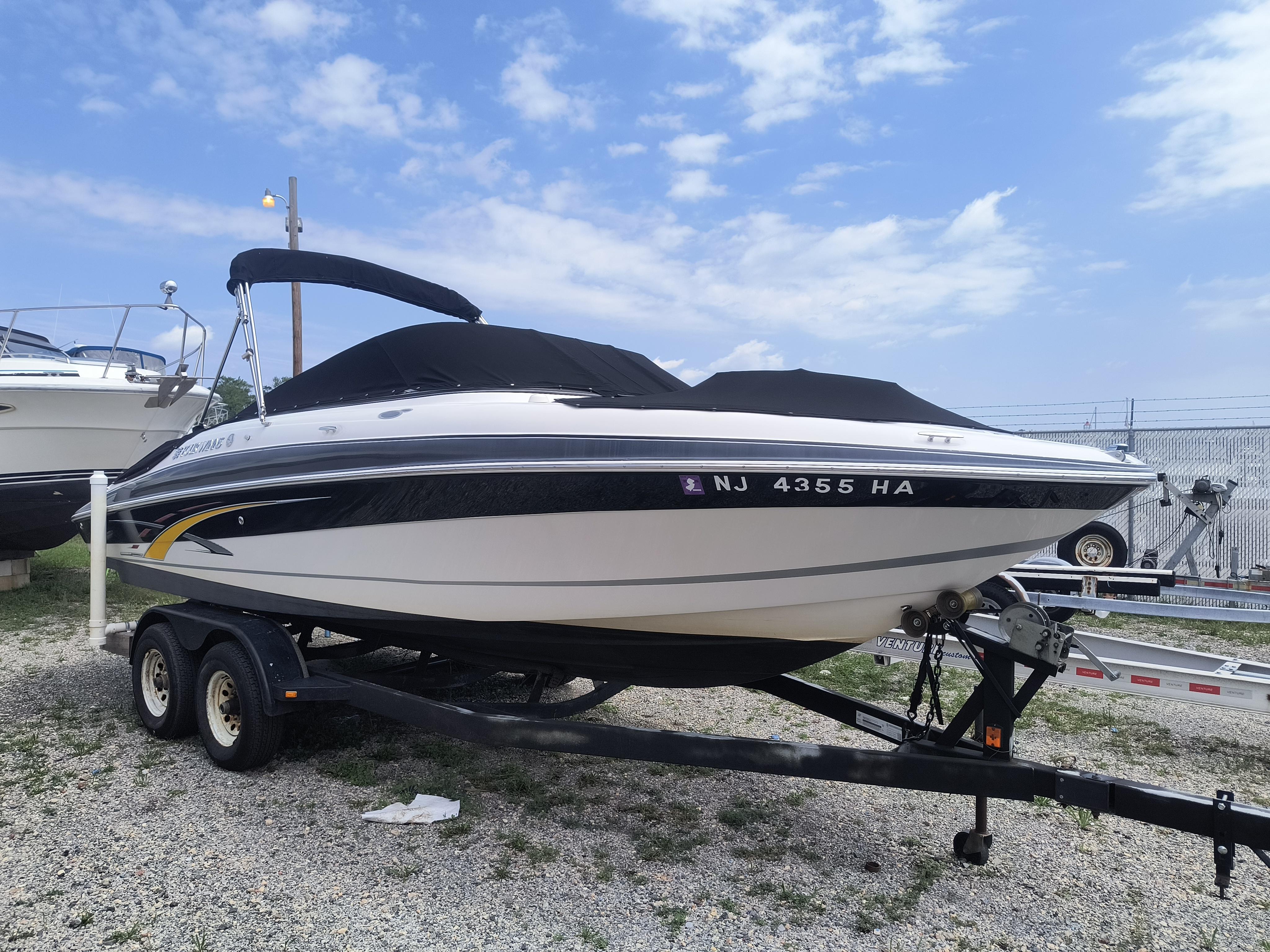 2007 Four Winns 240 Horizon