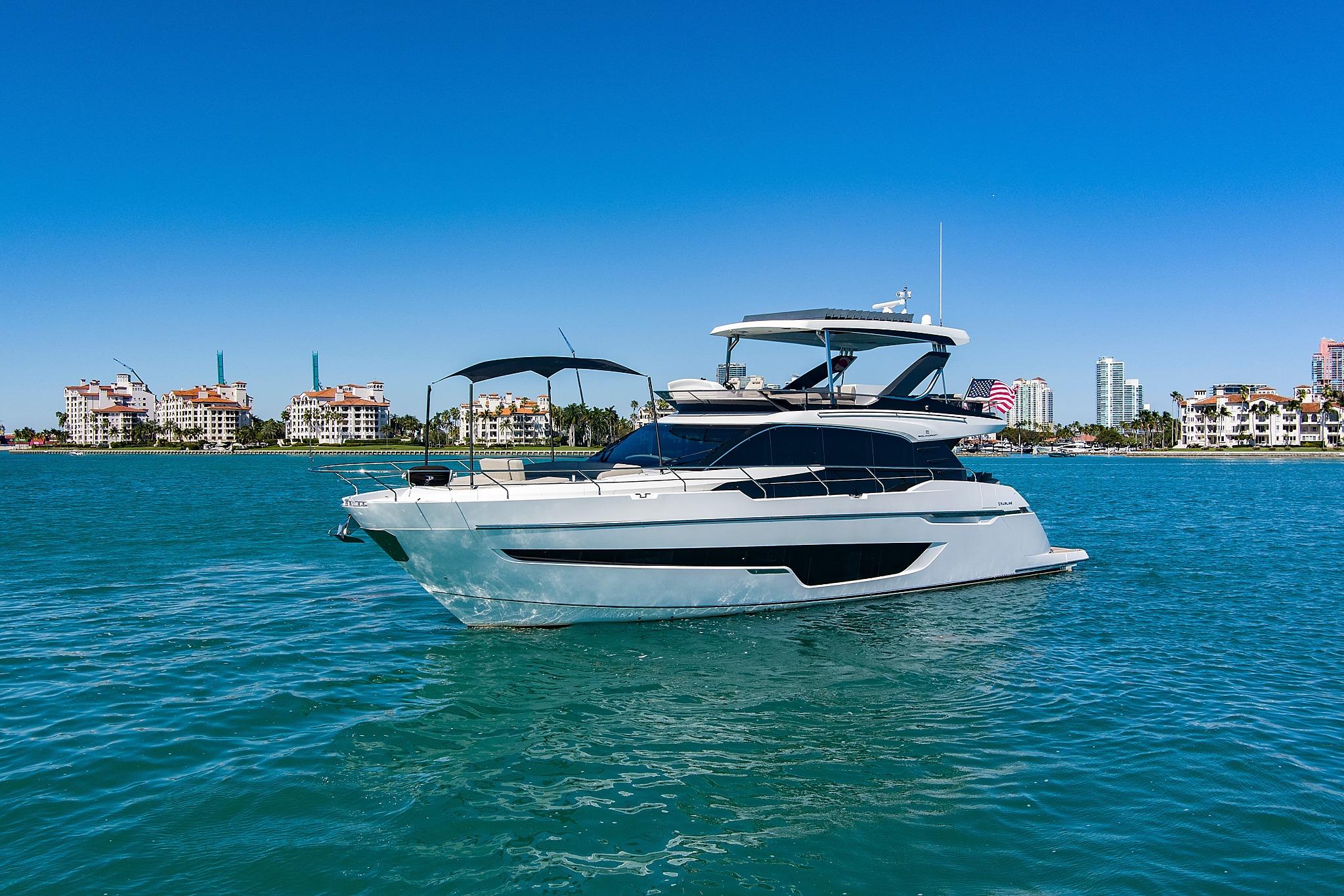 2021 Fairline Squadron 68
