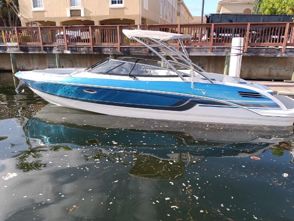 Formula 270 Bowrider 2019 Formula 270 Bowrider boat docked in a marina.