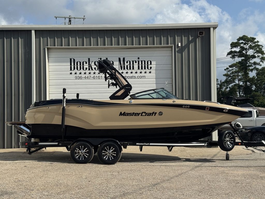 2022 MasterCraft X24