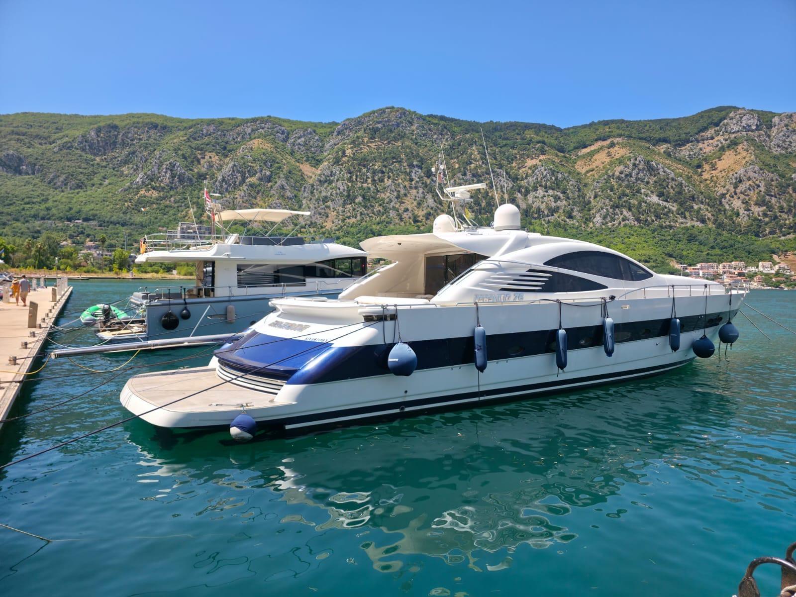 2005 Pershing 67