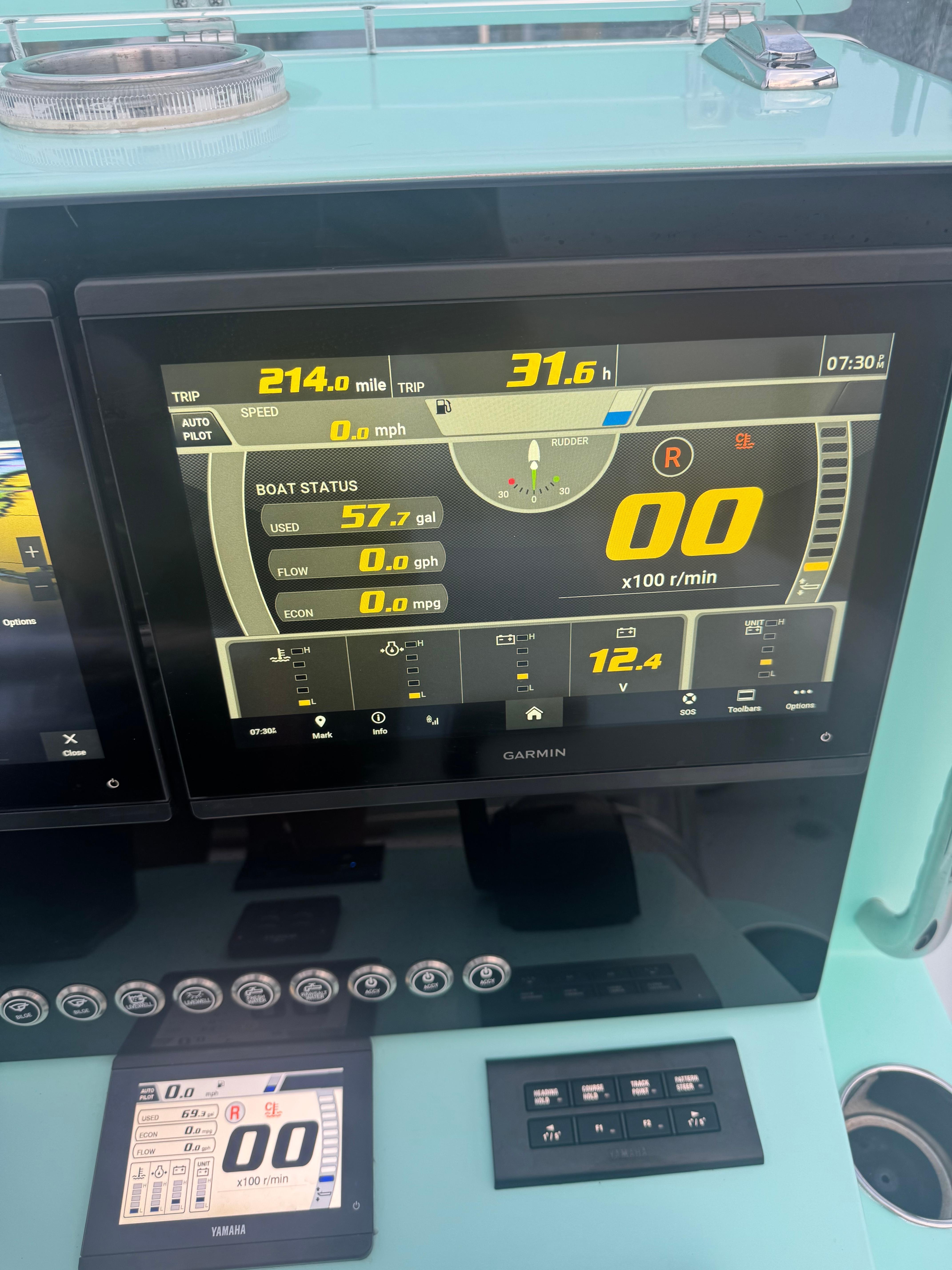 2024 Contender 25 BAY BOAT