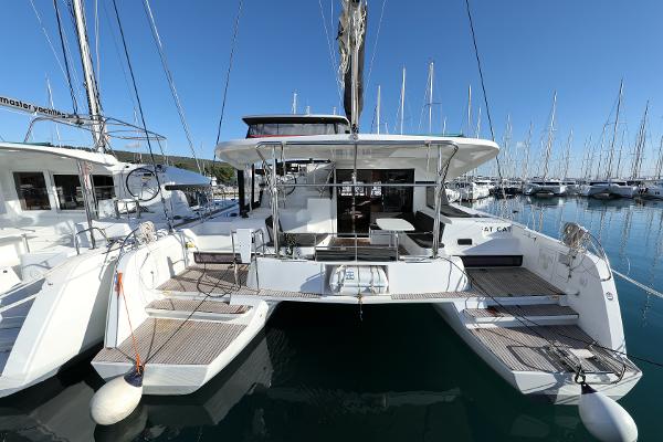 Lagoon 42