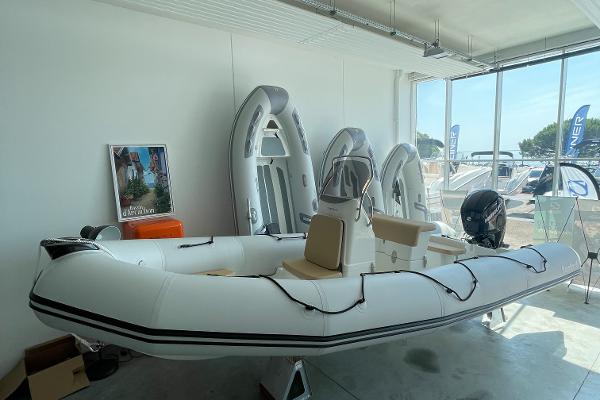 2025 Bombard Sunrider 650