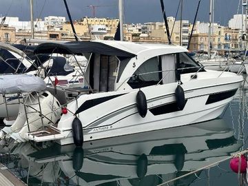 2019 Beneteau Antares 9