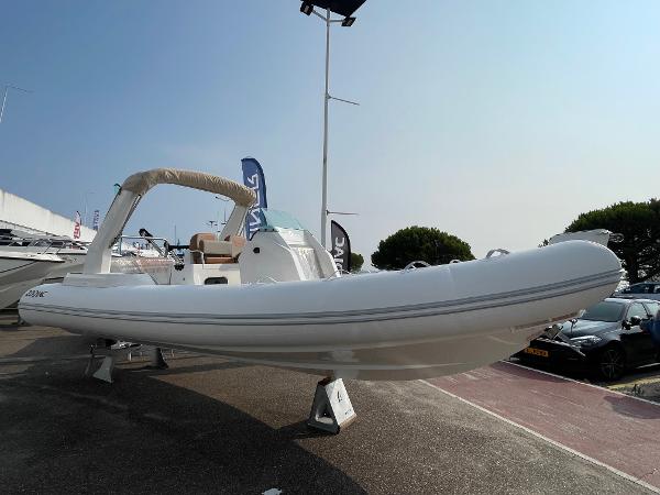2025 Zodiac Medline 7.5
