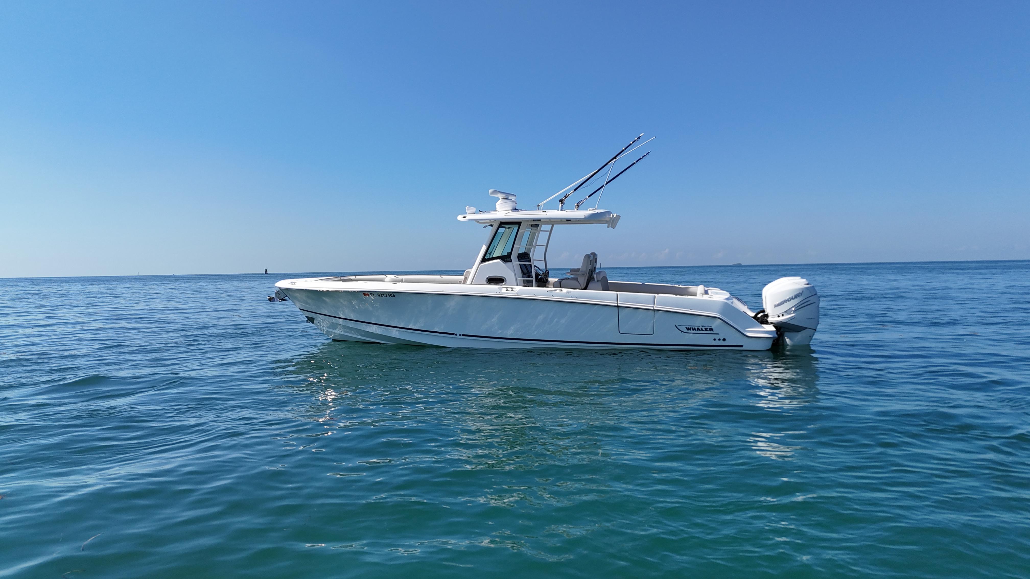 2017 Boston Whaler 330 Outrage