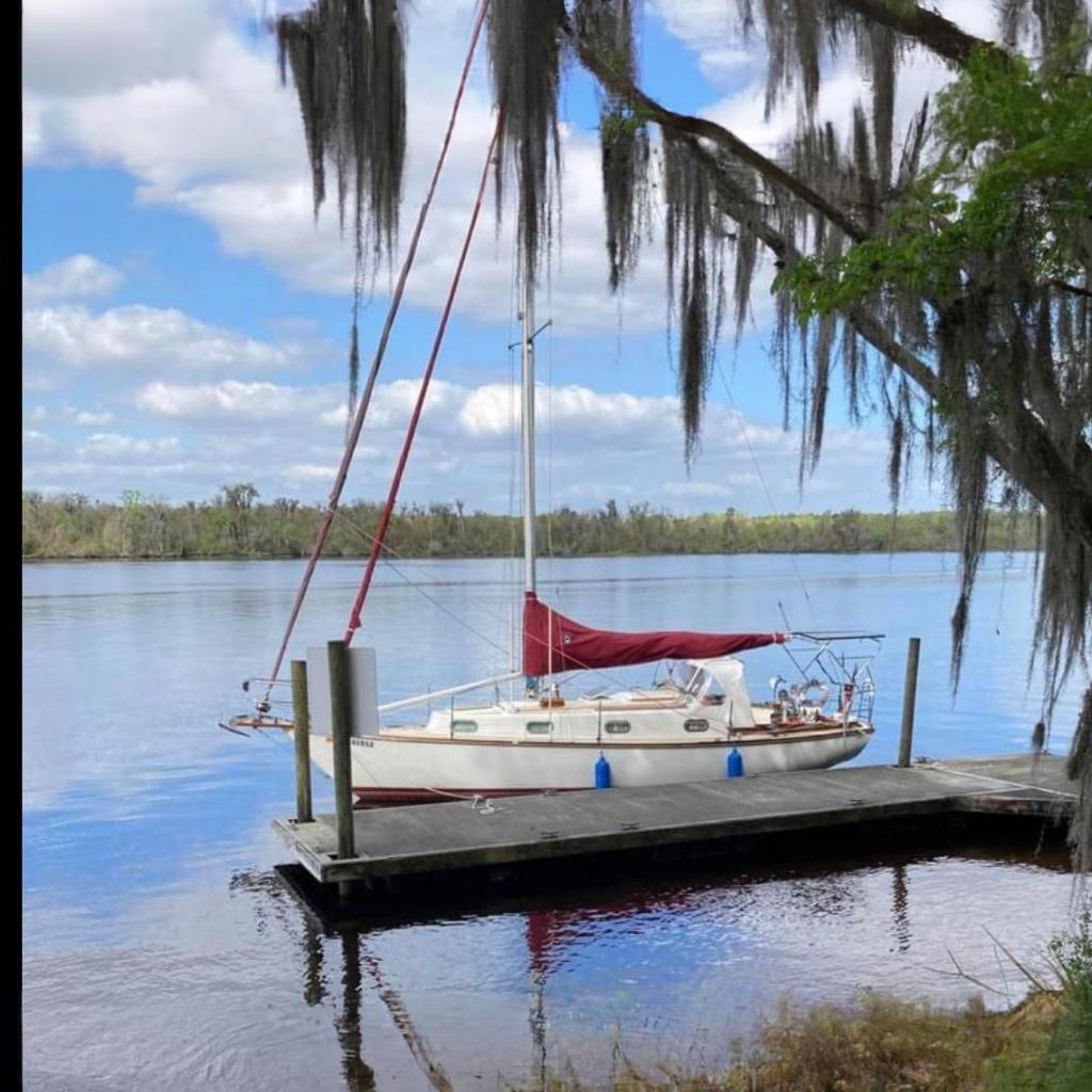1982 Cape Dory 30