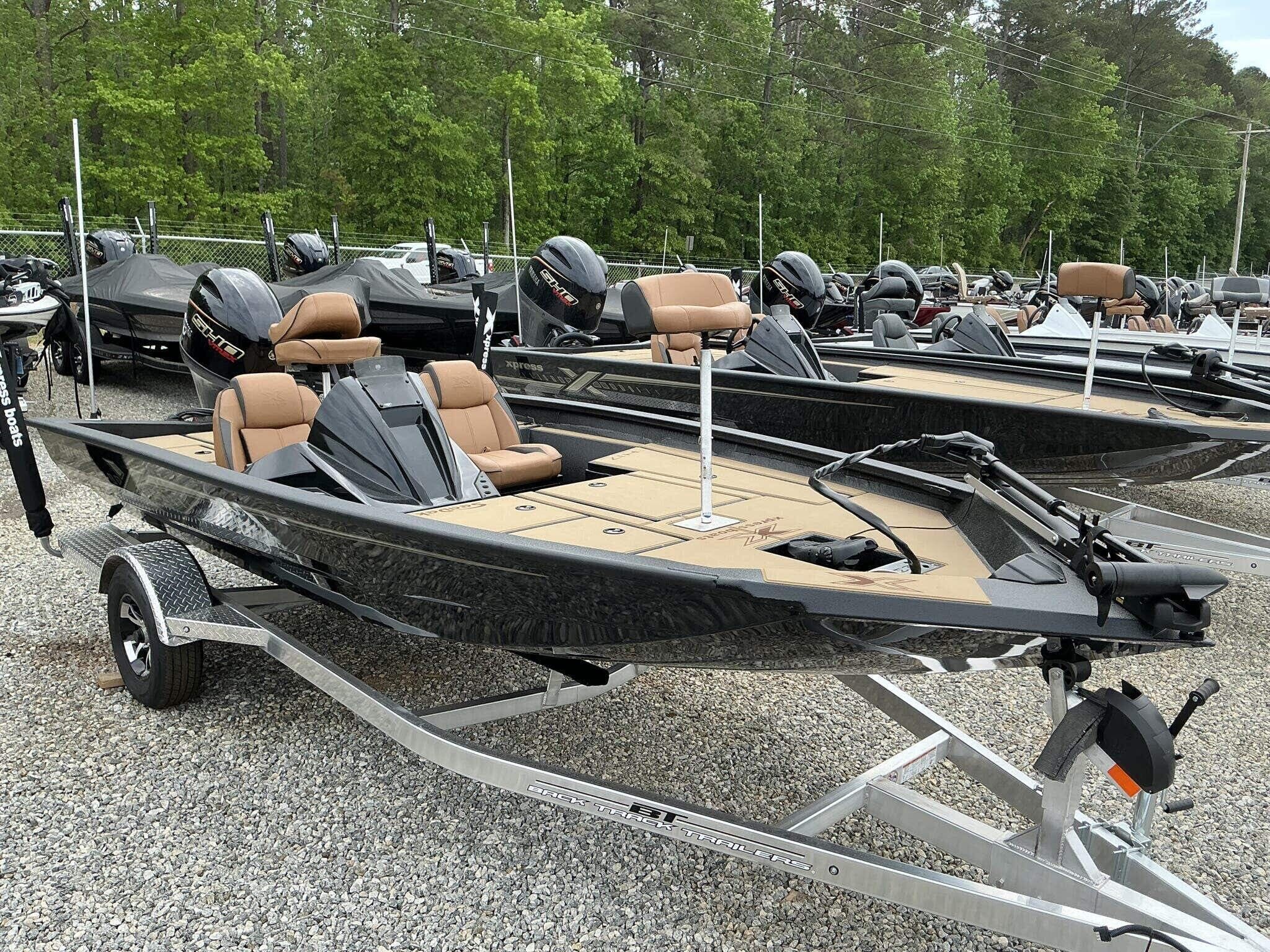 2026 Xpress Hyper-Lift Bass Series H17