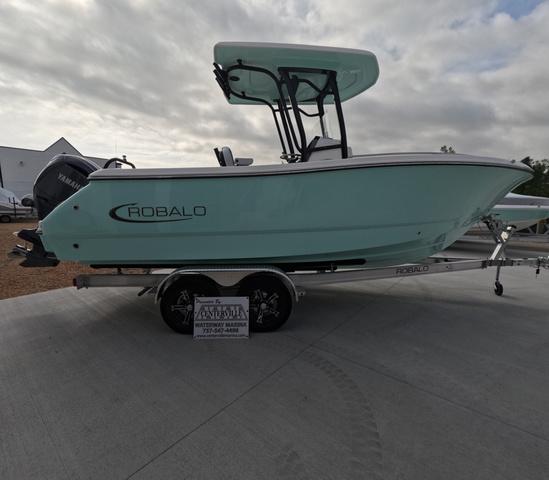 2025 Robalo R232 EX In Stock Trailer included