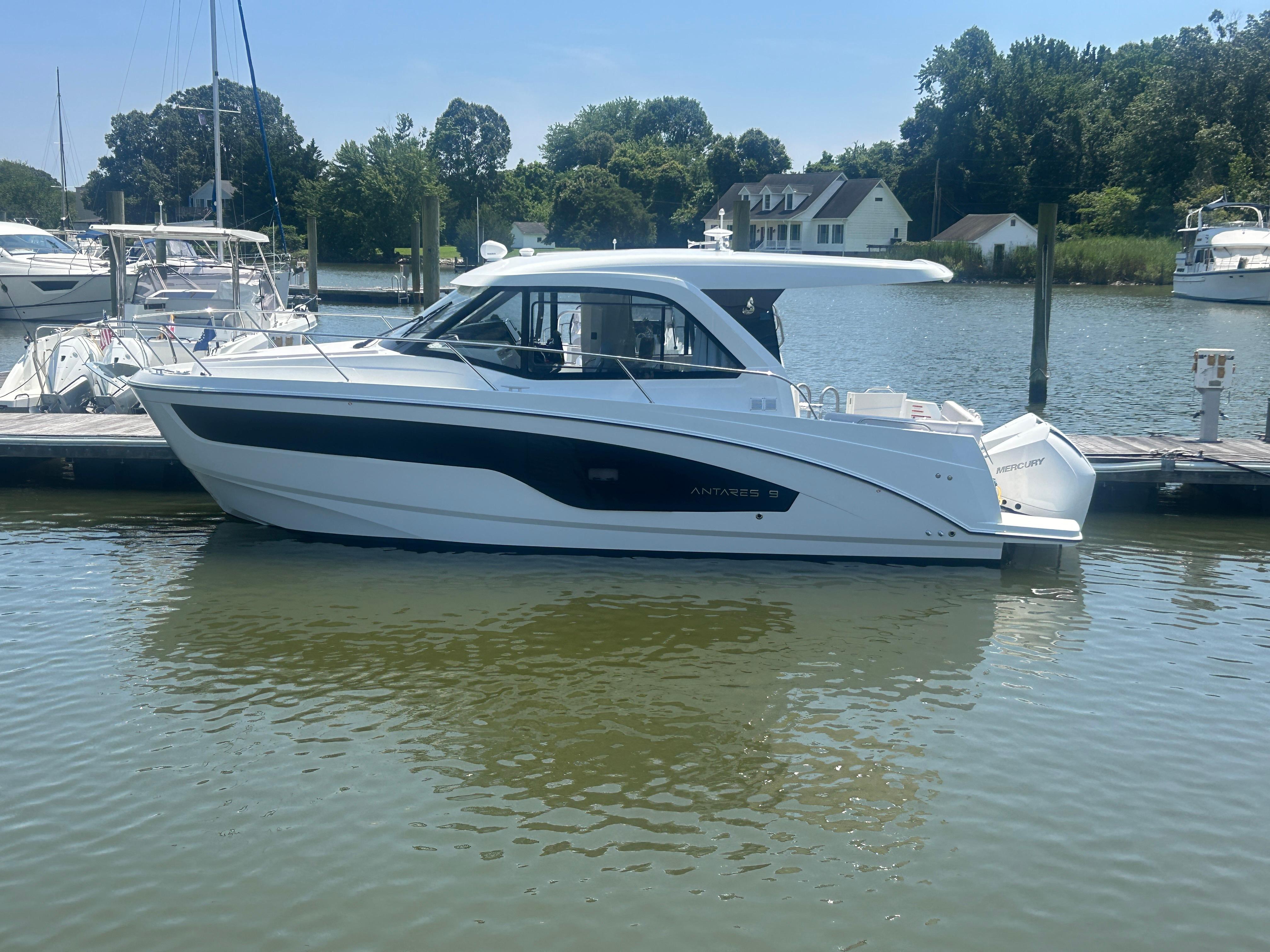 2026 Beneteau Antares 9 V2