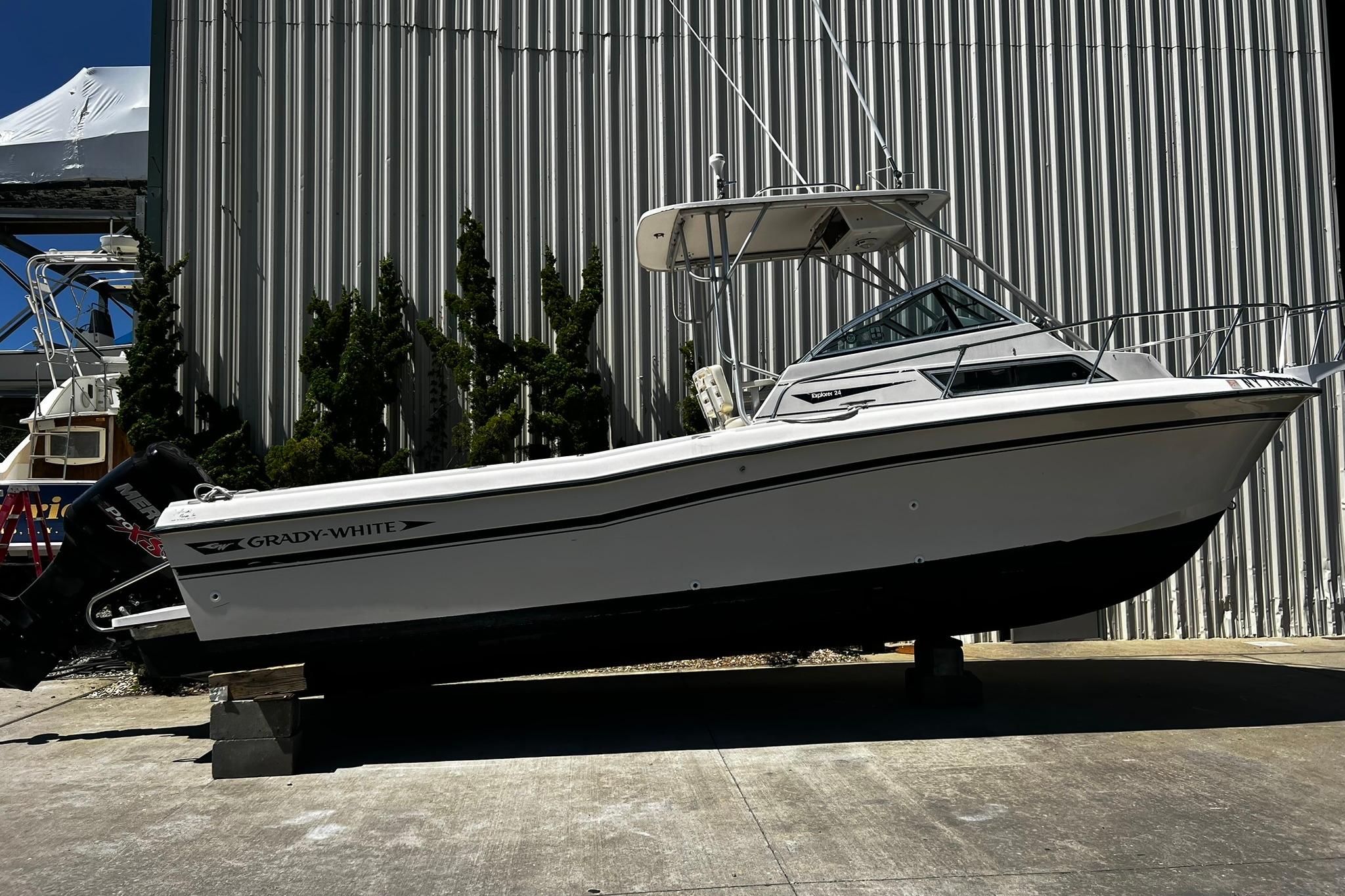 1992 Grady-White Explorer 244