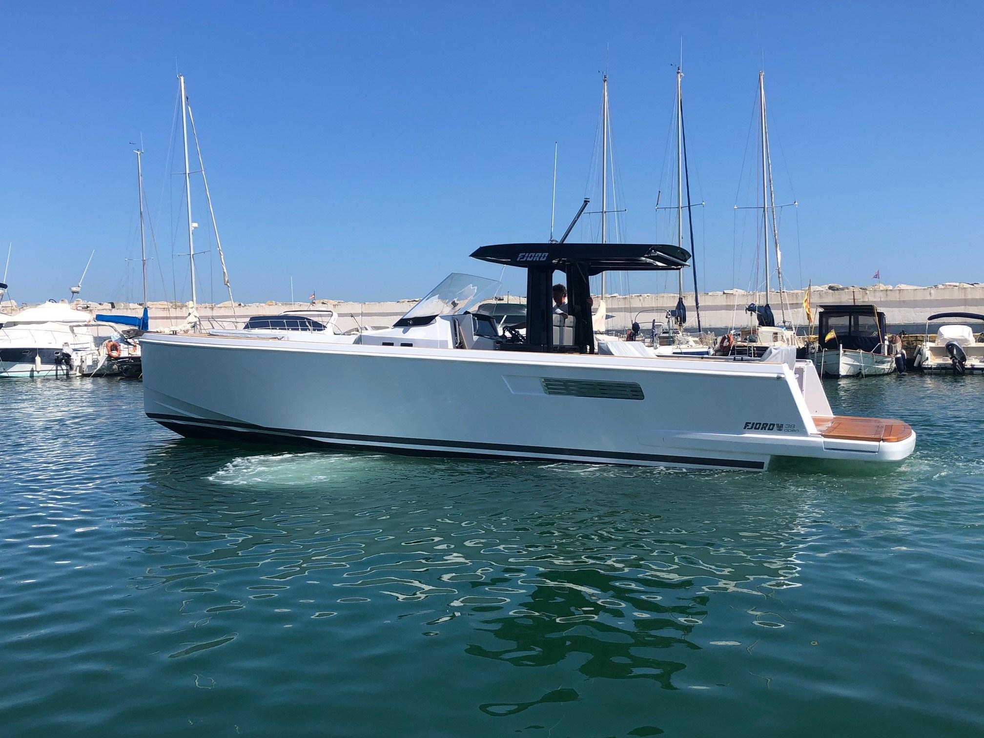 2022 Fjord 38 Open
