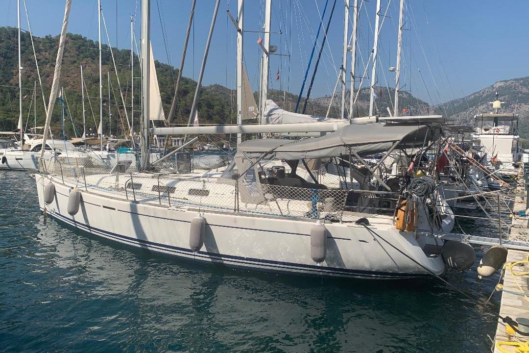 2005 Dufour 44