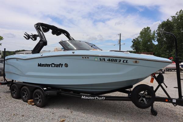 2023 MasterCraft X24
