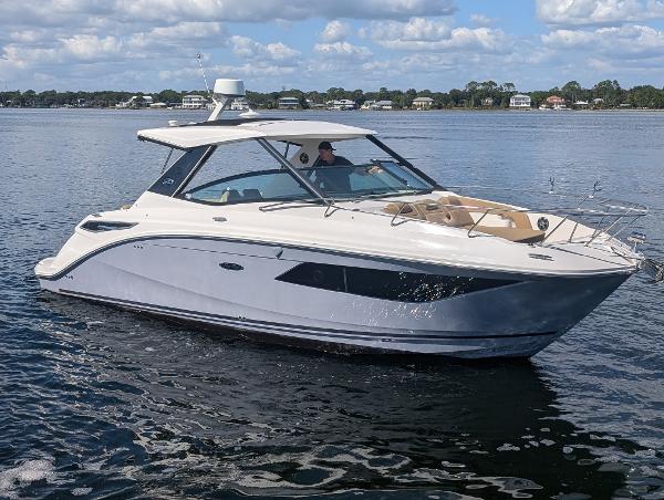 2019 Sea Ray 320 Sundancer