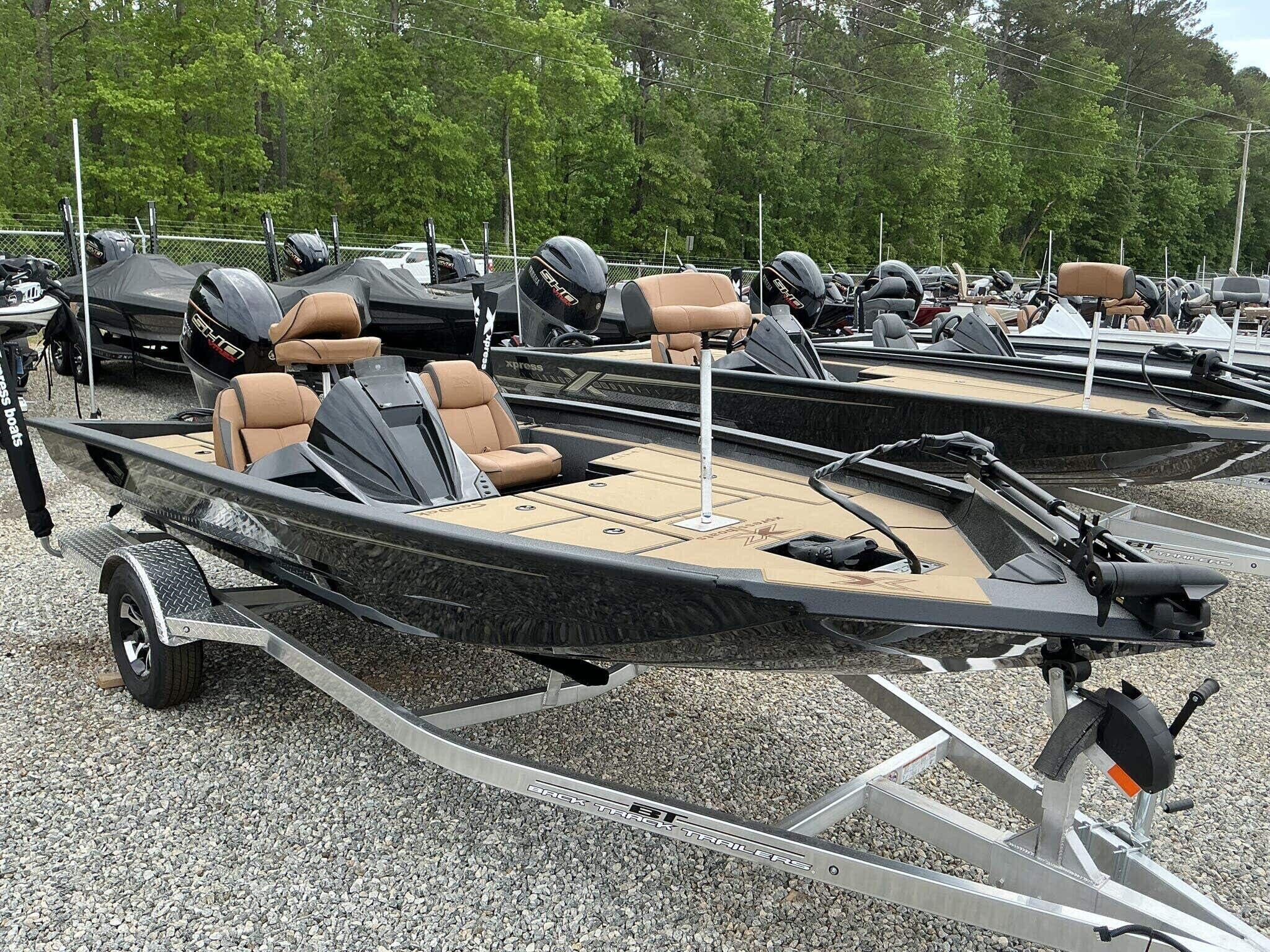 2026 Xpress Hyper-Lift Bass Series H17