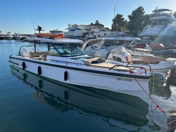 2023 Axopar 37 Sun Top