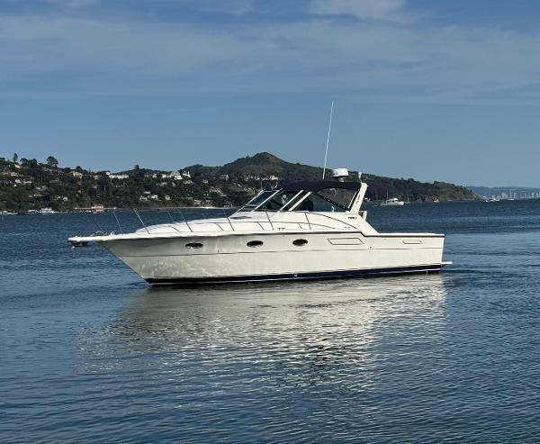 1989 Tiara Yachts 3300 Open