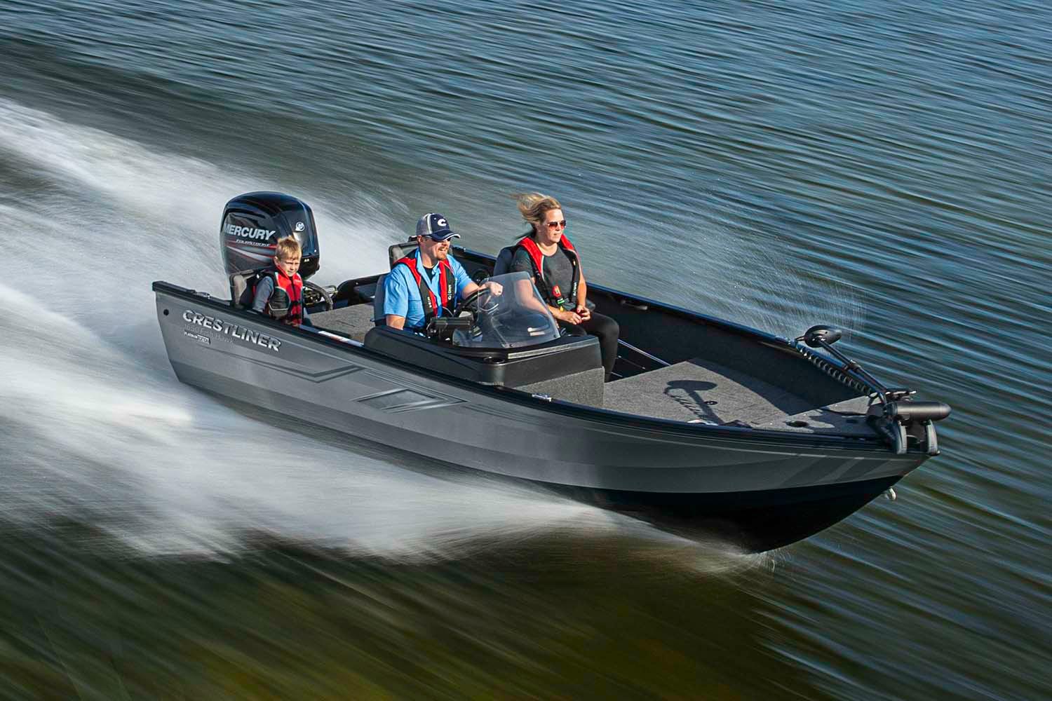 Crestliner Boat image