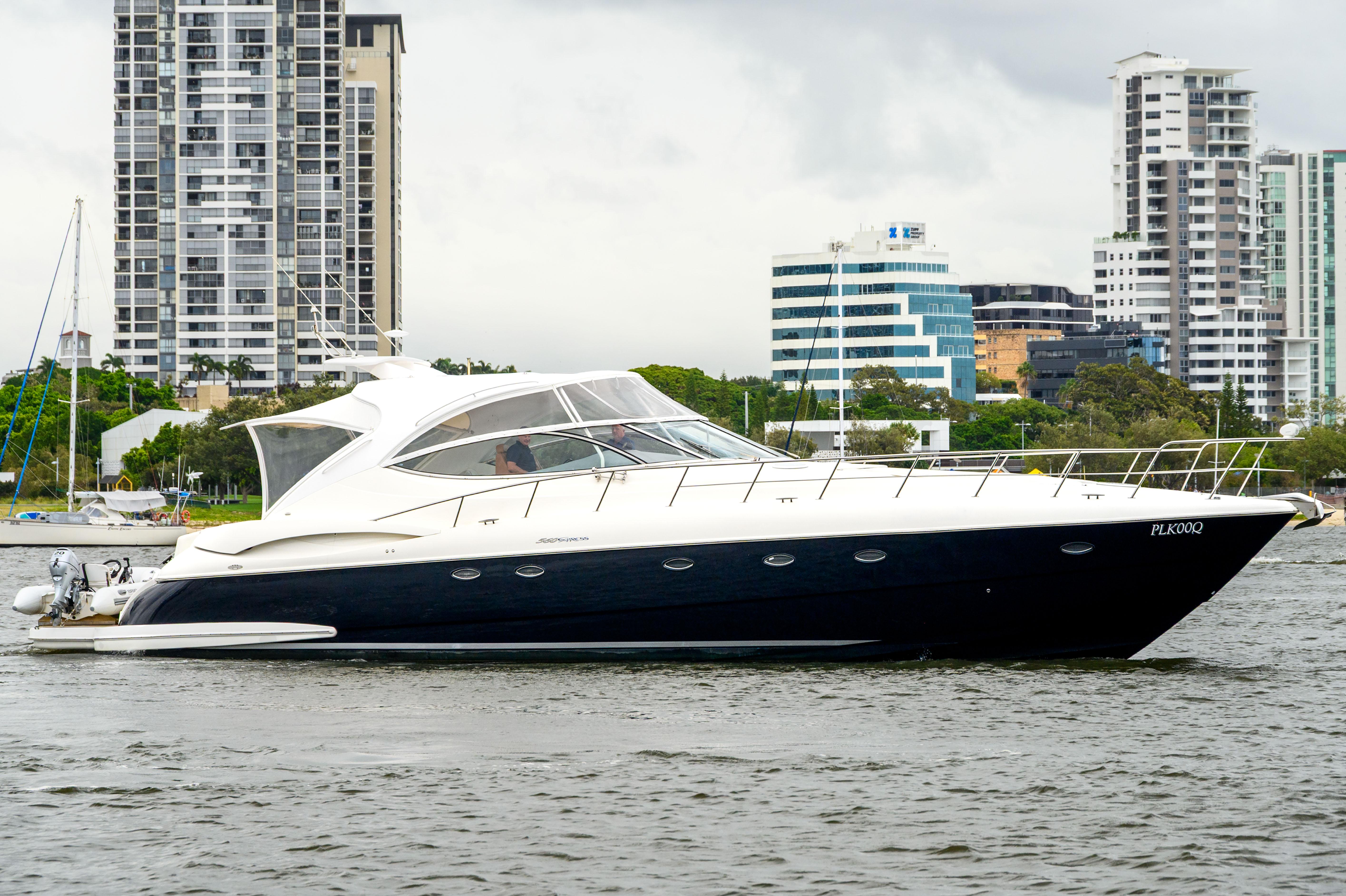 2005 Cruisers Yachts 560 Express