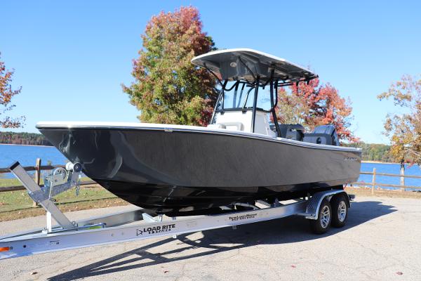 2024 Sea Born LX24 Center Console