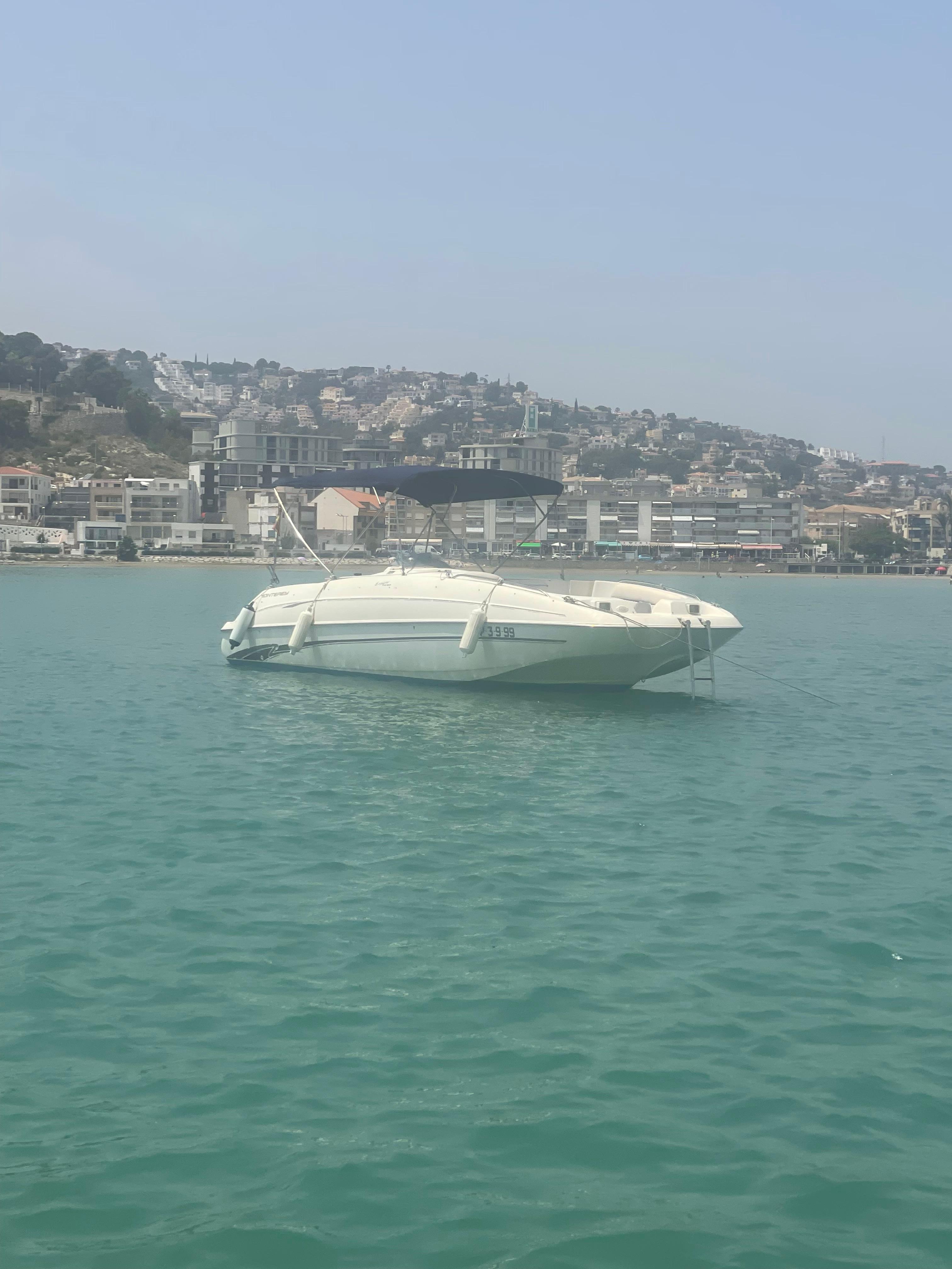 1999 Monterey 240 Explorer