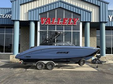 2024 Yamaha Boats 255XD