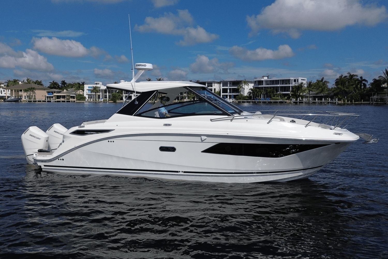 2026 Sea Ray Sundancer 320 Outboard