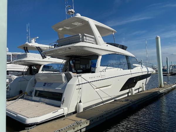 2025 Prestige 590
