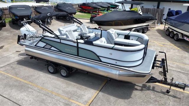 2026 Crest Conquest 230 Tritoon