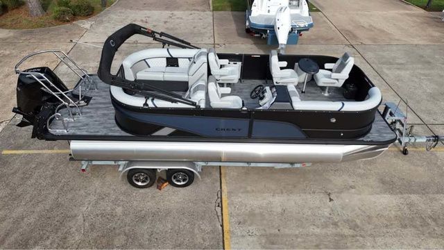 2026 Crest Conquest 230 Tritoon