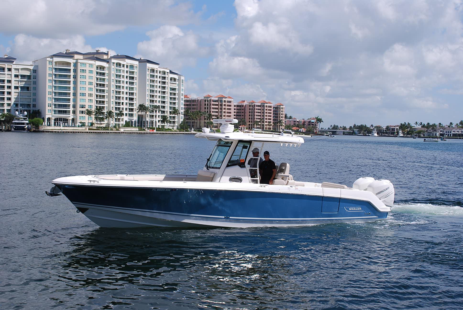 2017 Boston Whaler 330 Outrage