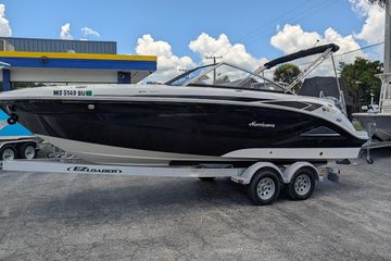 2023 Hurricane SunDeck 235 OB