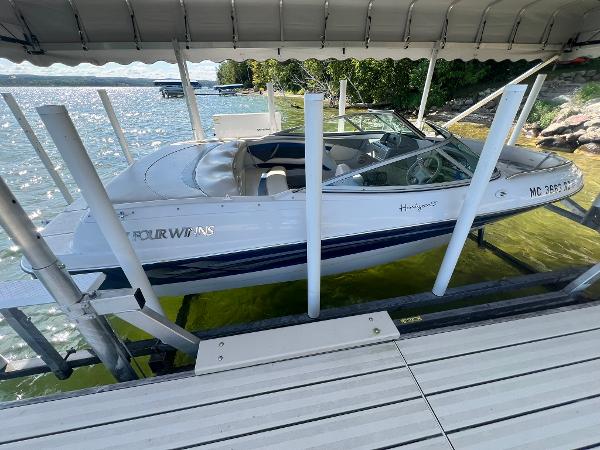 2001 Four Winns 190 Horizon