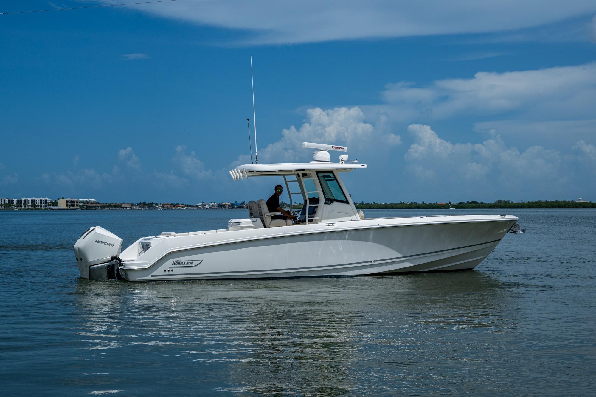 2020 Boston Whaler 330 Outrage