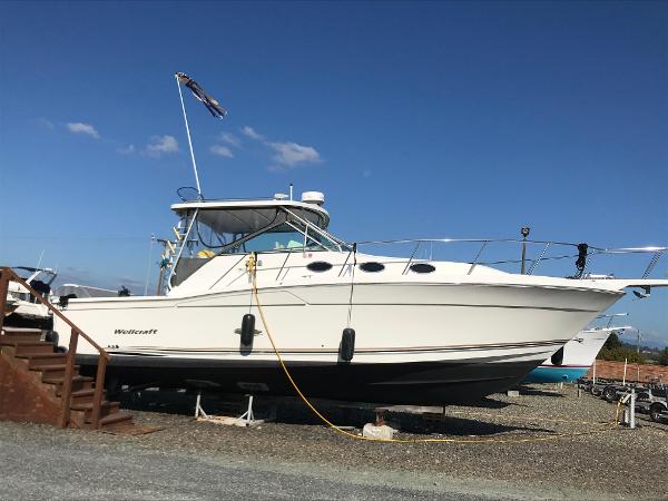 2000 Wellcraft 330 Coastal