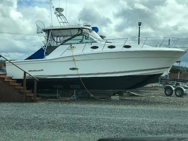 2000 Wellcraft 330 Coastal
