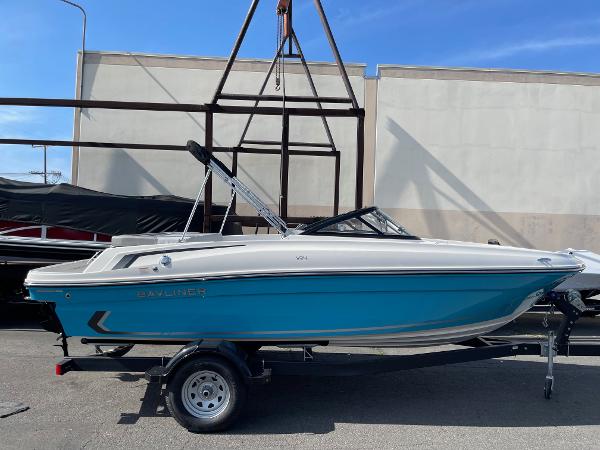 2025 Bayliner VR4 Bowrider I/O