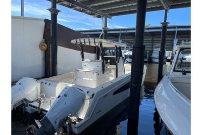 Aquila 28 Molokai Power Catamaran