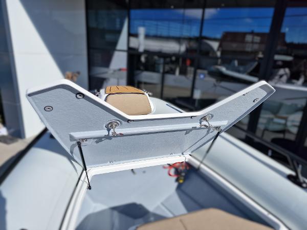 2025 Grand G750HGLF Decor White